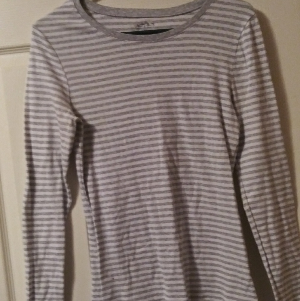 Old Navy long sleeve shirt